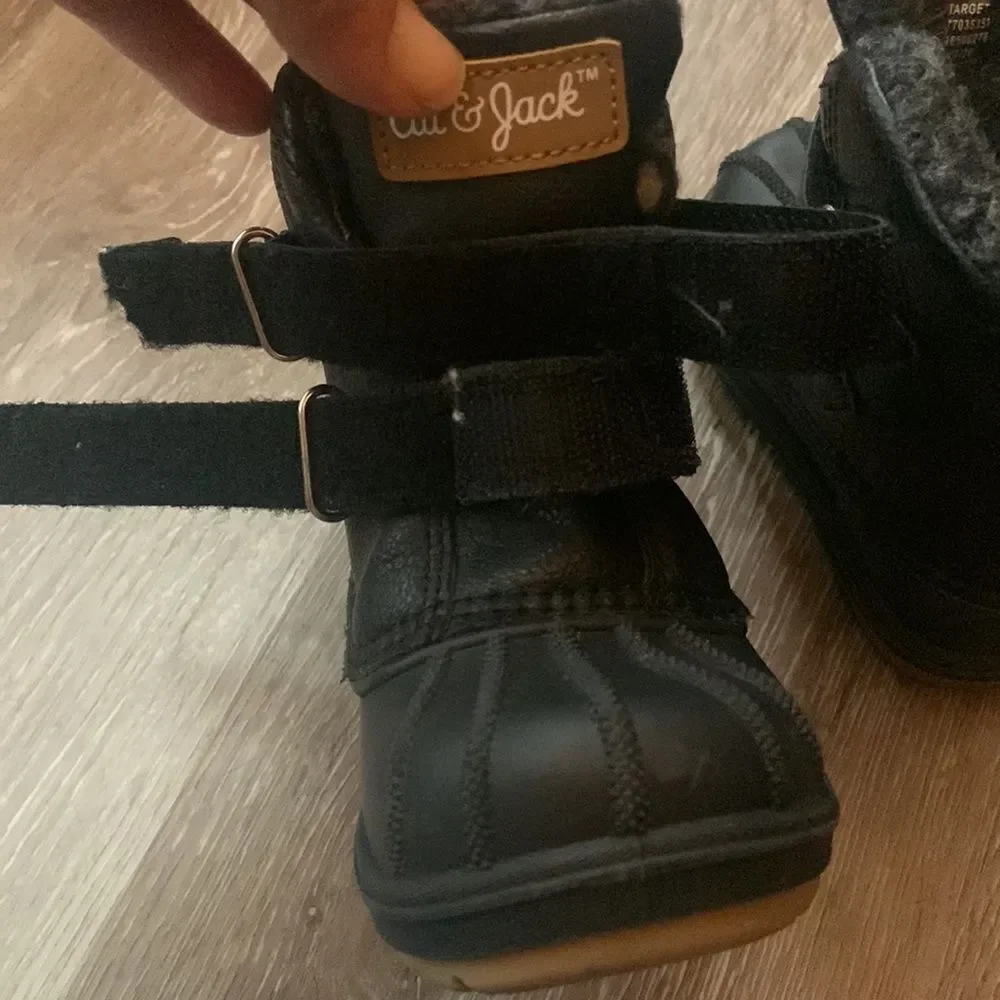 Cat & Jack winter boot size 5 preloved❤️